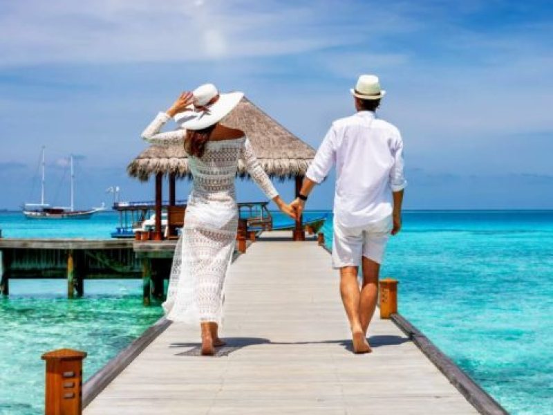 Honeymoon-in-paradise-490x550