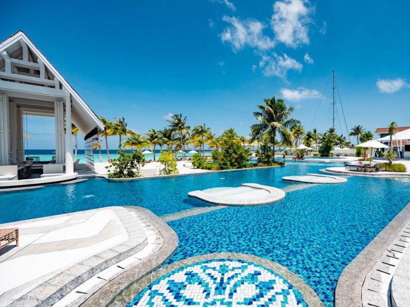 crossroads-maldives-beach-club-pool-1